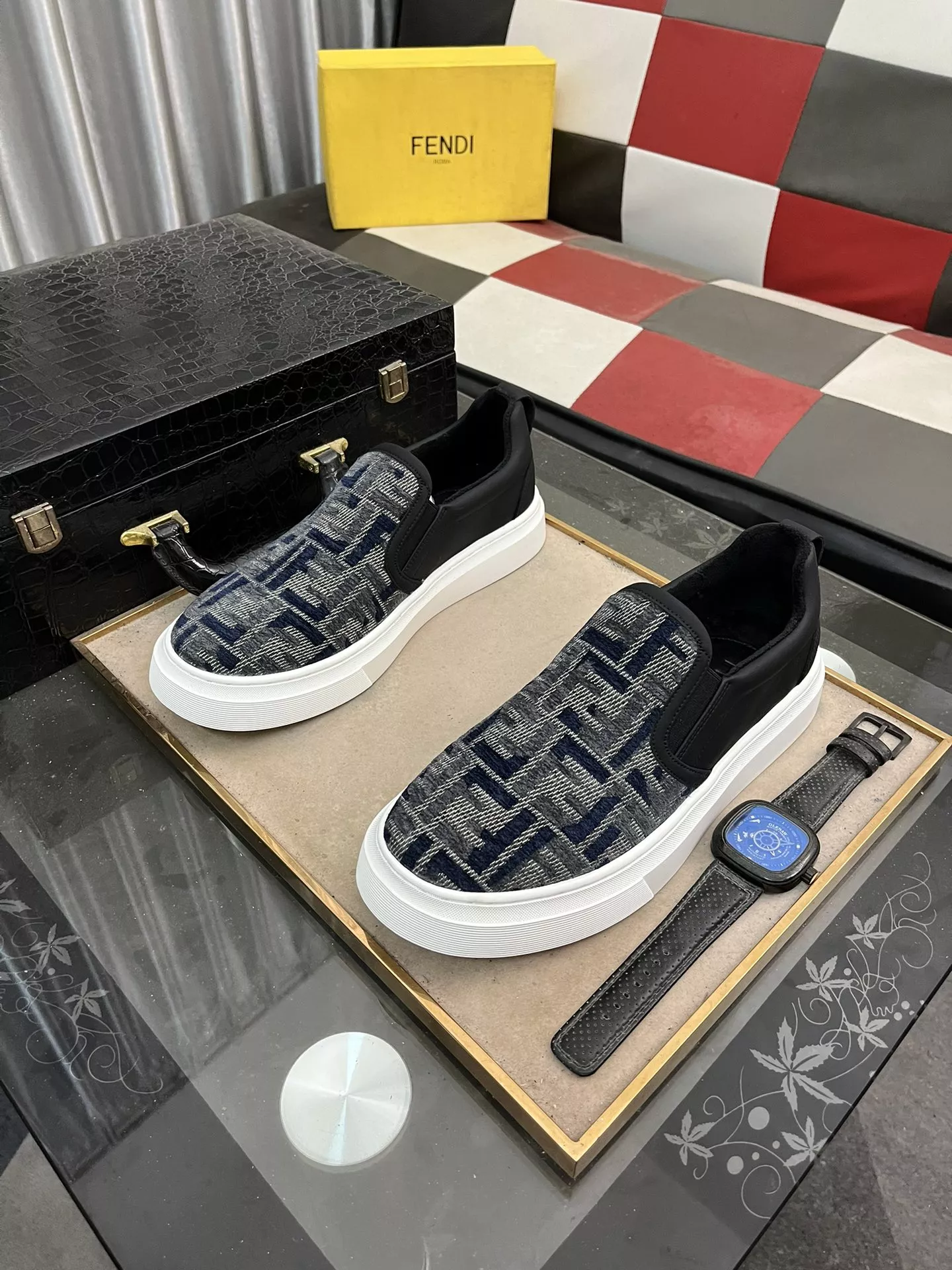 Fendi Casual Shoes For Men UrbanStyle 7781