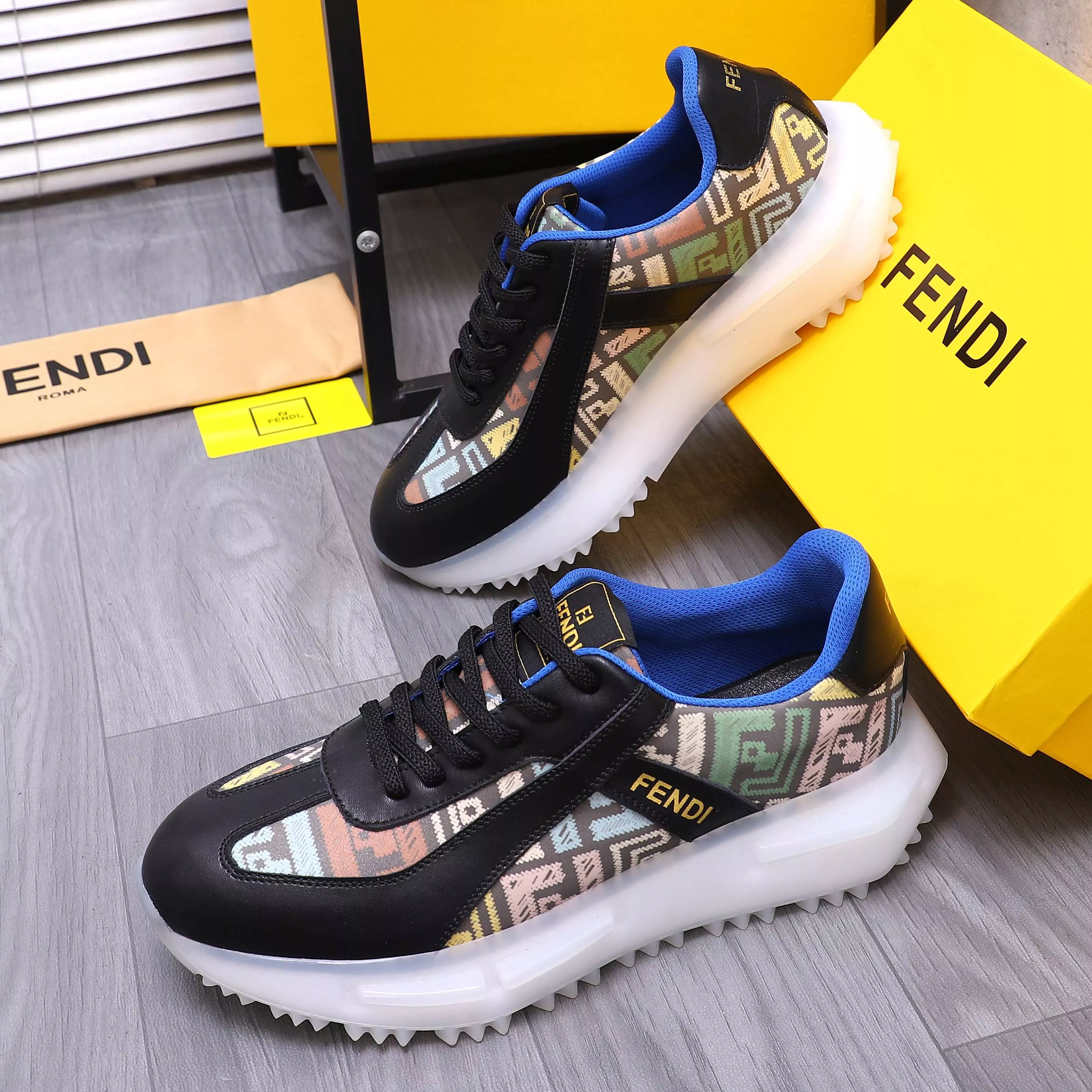 Fendi Casual Shoes For Men Vibrant 3532