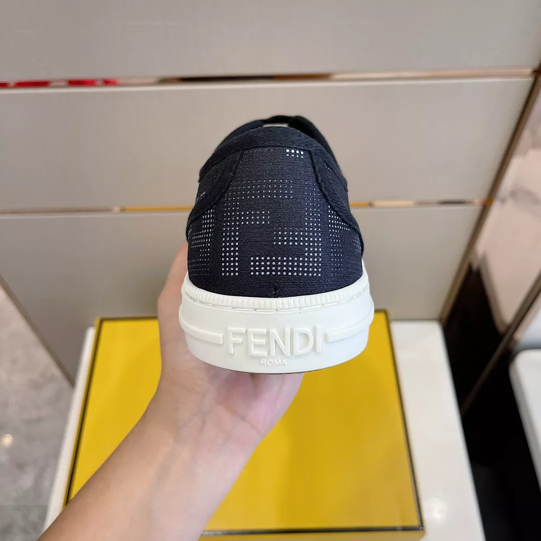 Fendi Casual Shoes For Men Vibrant 3913