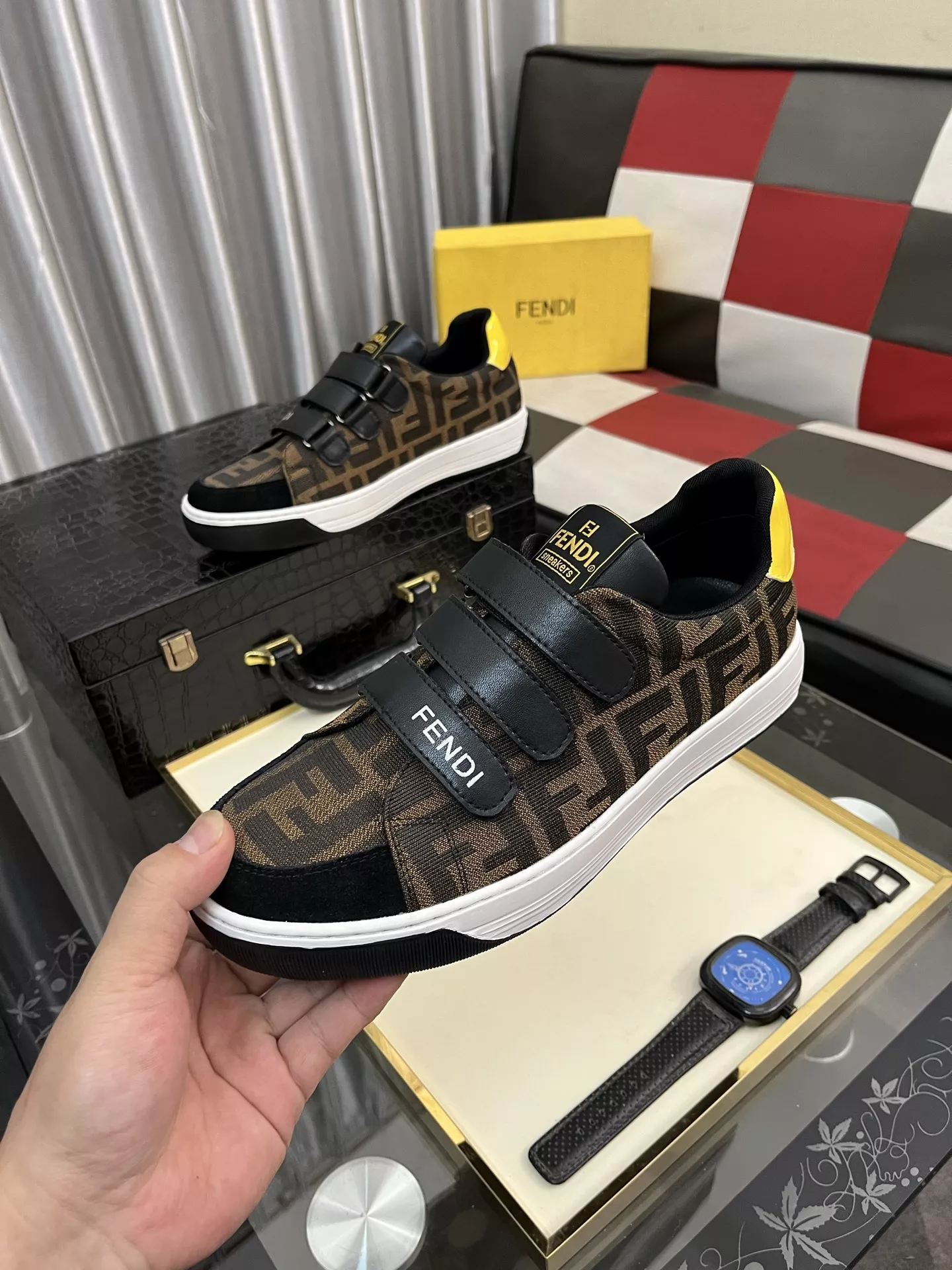 Fendi Casual Shoes For Men Vibrant 3961