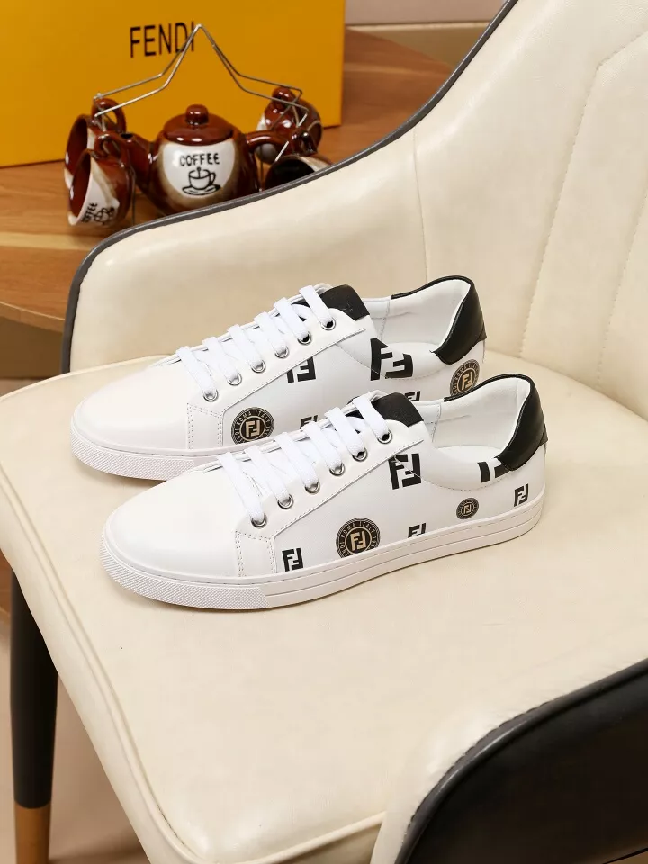 Fendi Casual Shoes For Men Vibrant 7468