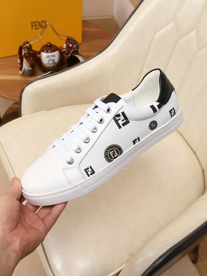 Fendi Casual Shoes For Men Vibrant 7468