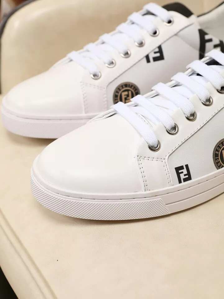 Fendi Casual Shoes For Men Vibrant 7468