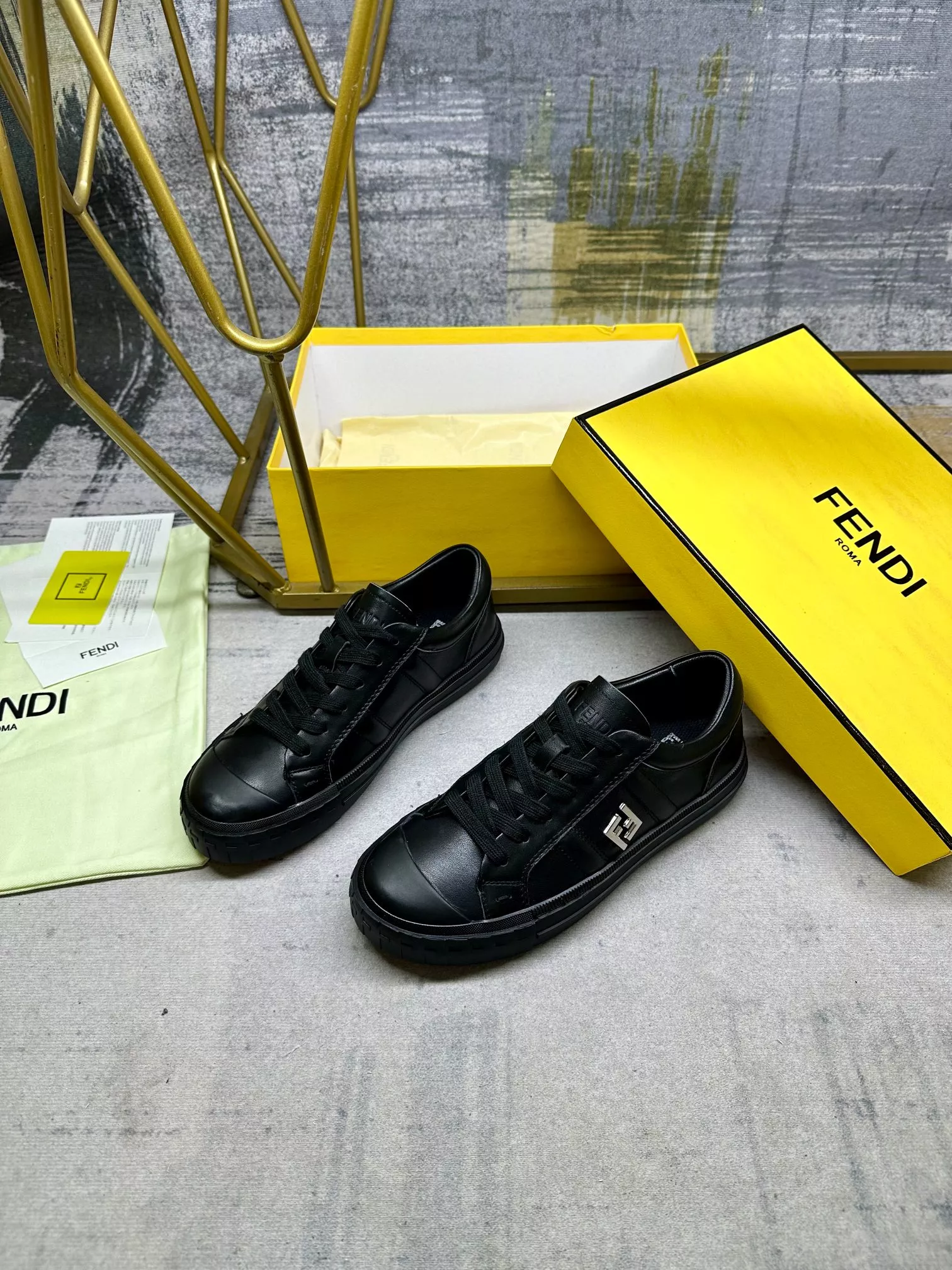 Fendi Casual Shoes For Women Durable 7376
