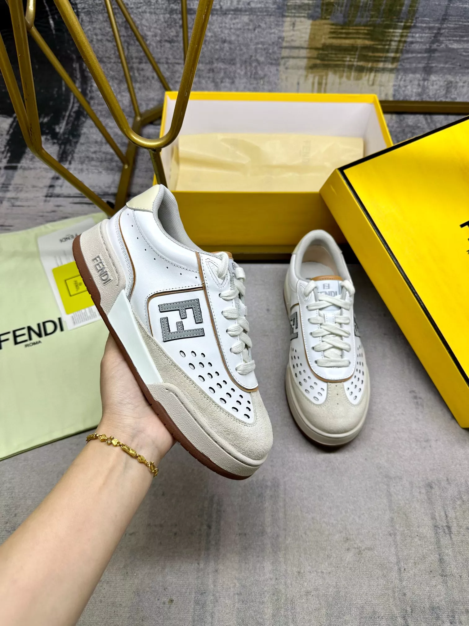Fendi Casual Shoes For Women EasyMatch 7583