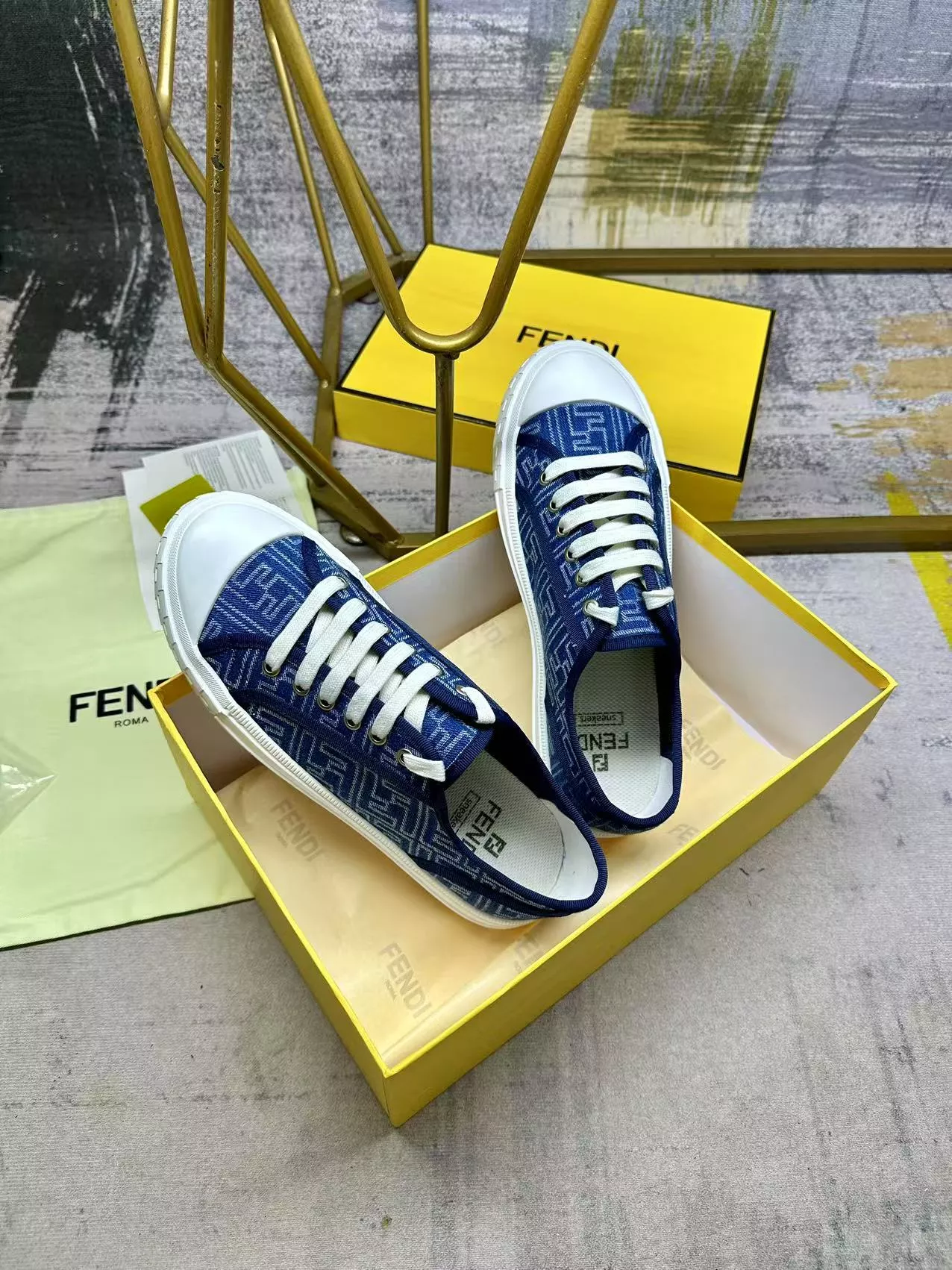 Fendi Casual Shoes For Women Sleek 1178