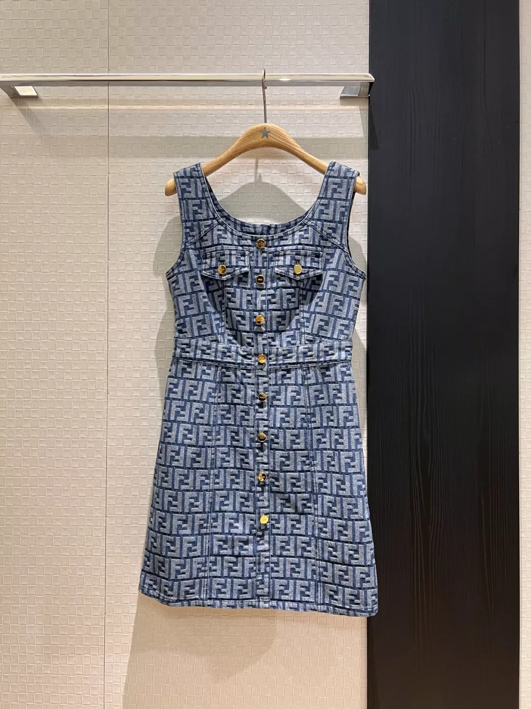 Fendi Dresses Sleeveless For Women Comfortable 869