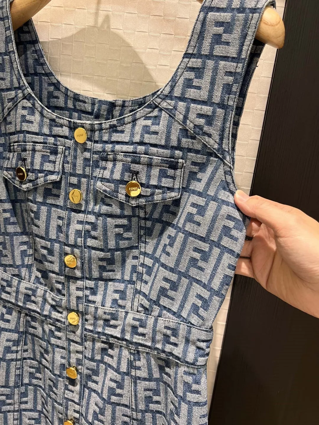 Fendi Dresses Sleeveless For Women Comfortable 869