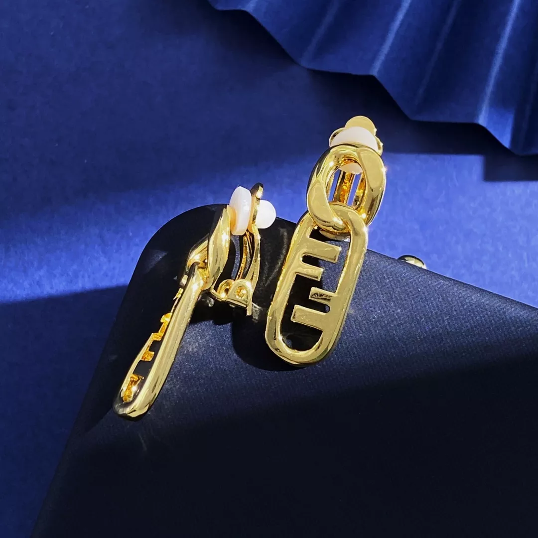 Fendi Earrings For Women Durable 3825