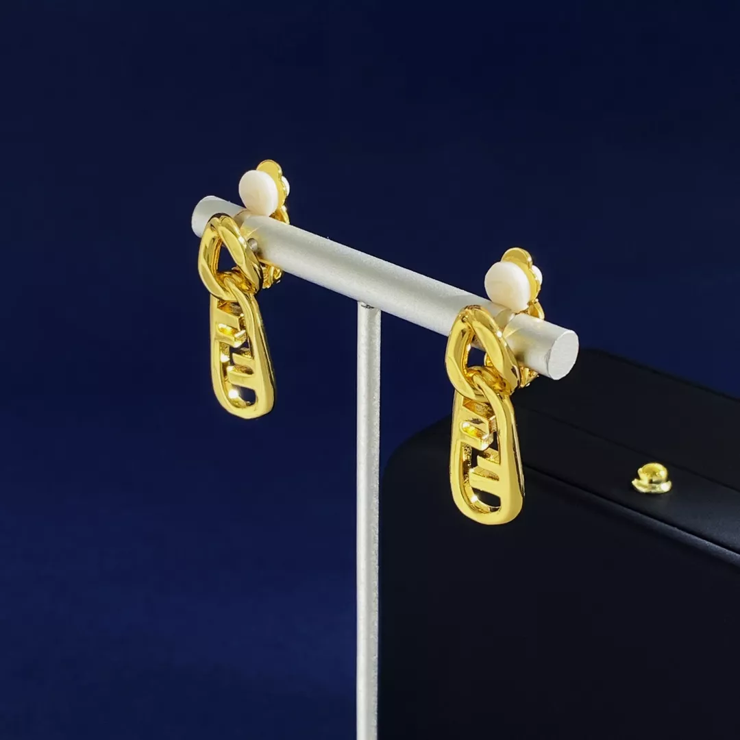 Fendi Earrings For Women Durable 3825