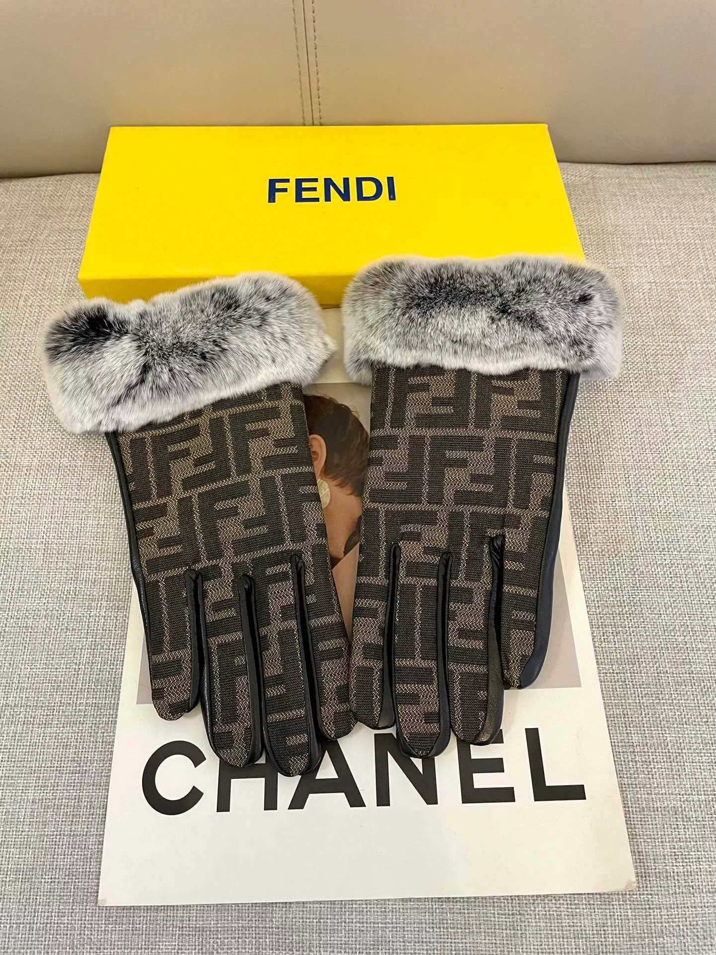 Fendi Gloves Flexible 6107