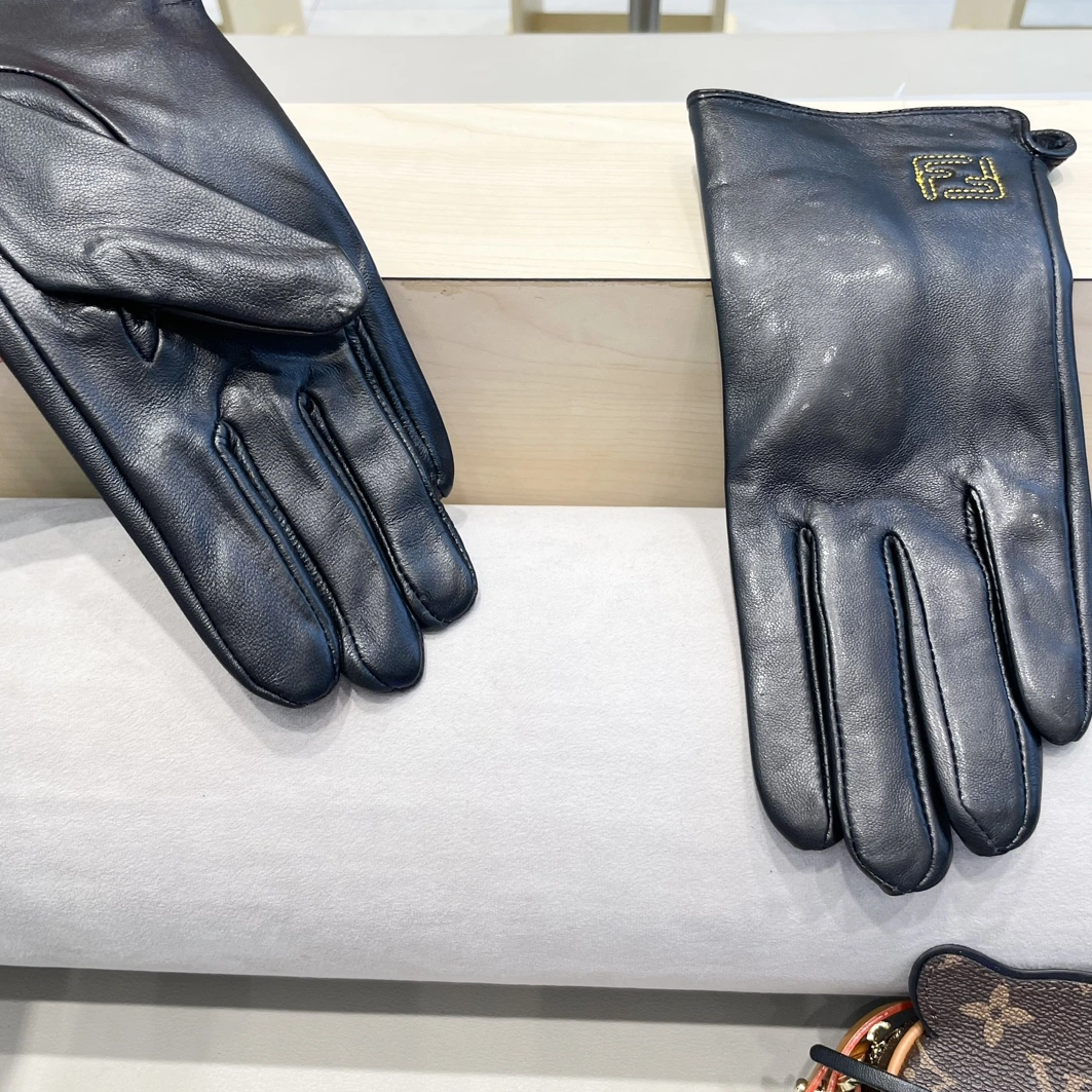 Fendi Gloves For Women EasyMatch 3855