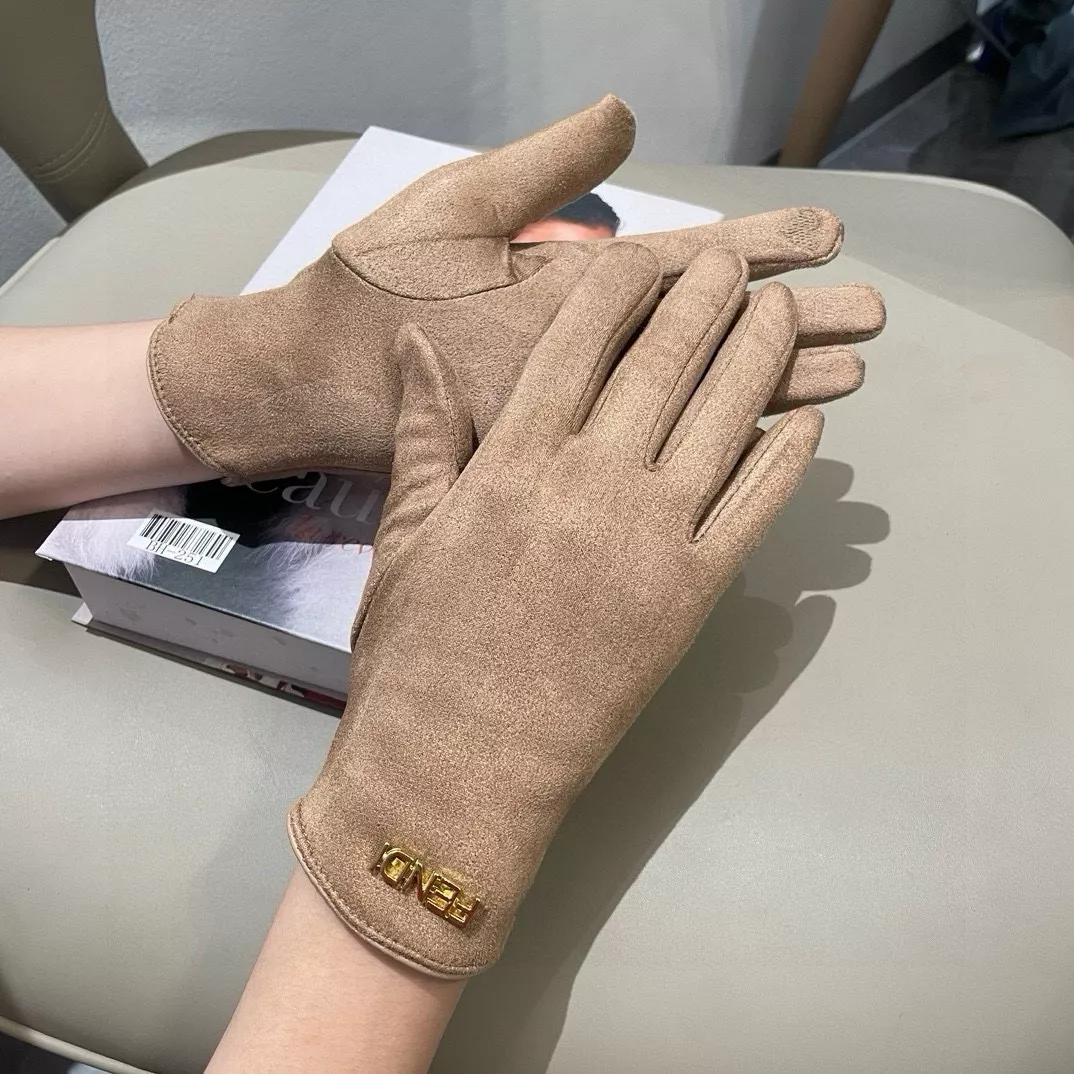 Fendi Gloves For Women Fashionable 7182
