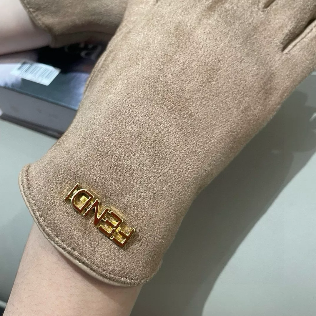 Fendi Gloves For Women Fashionable 7182
