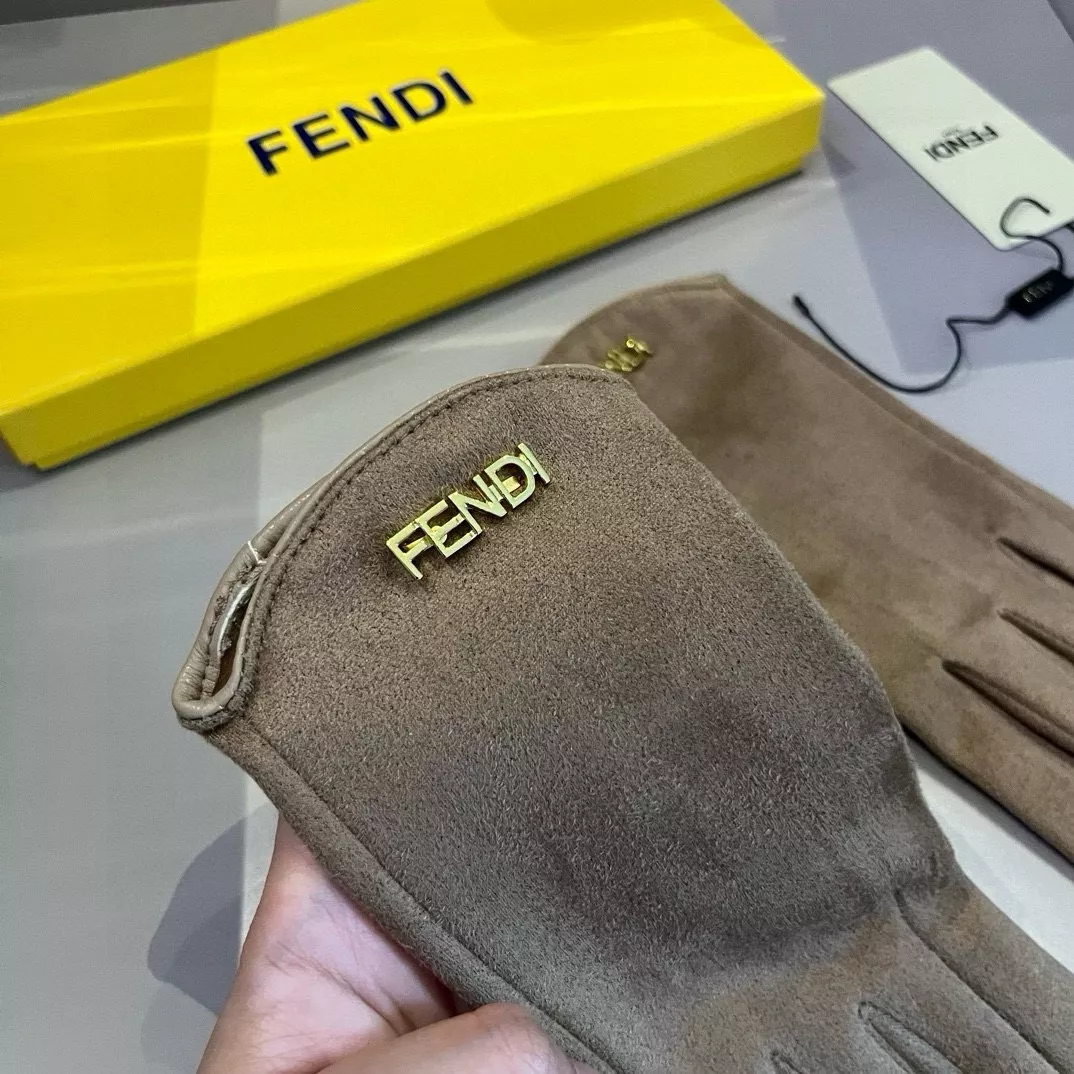 Fendi Gloves For Women Fashionable 7182