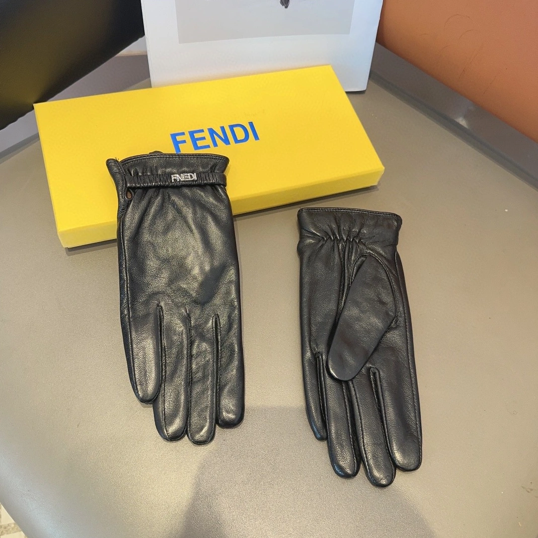 Fendi Gloves For Women Practical 5835