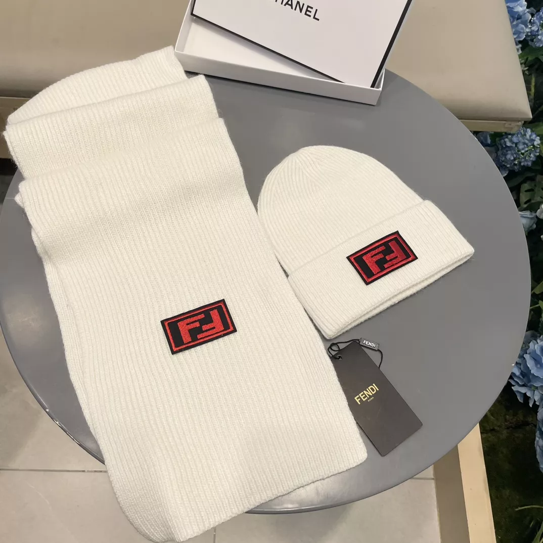 Fendi Hat and Scarf Set Timeless 5684
