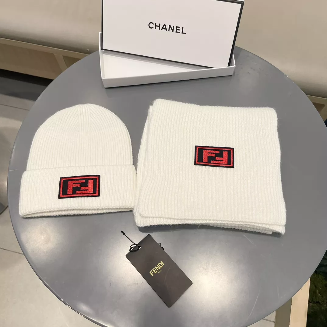 Fendi Hat and Scarf Set Timeless 5684