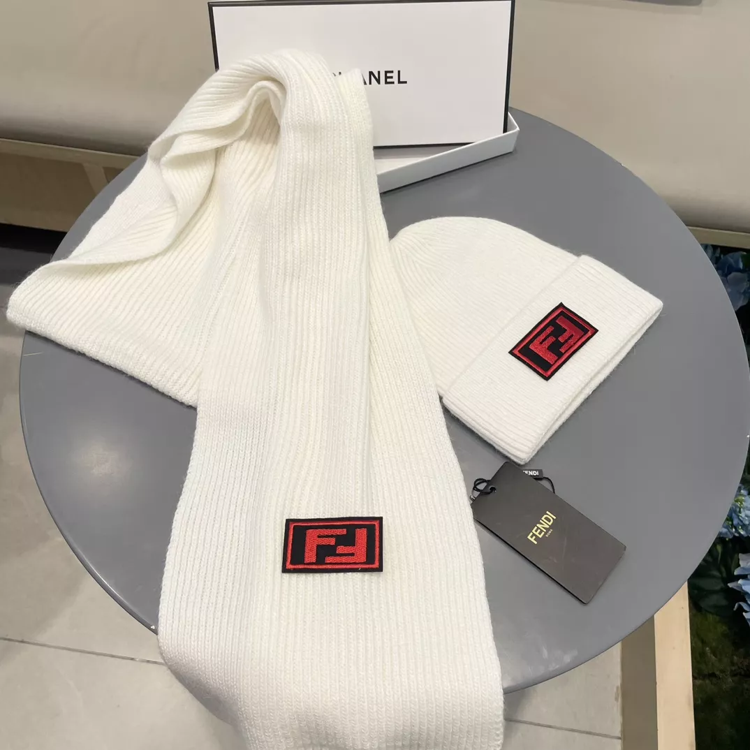 Fendi Hat and Scarf Set Timeless 5684