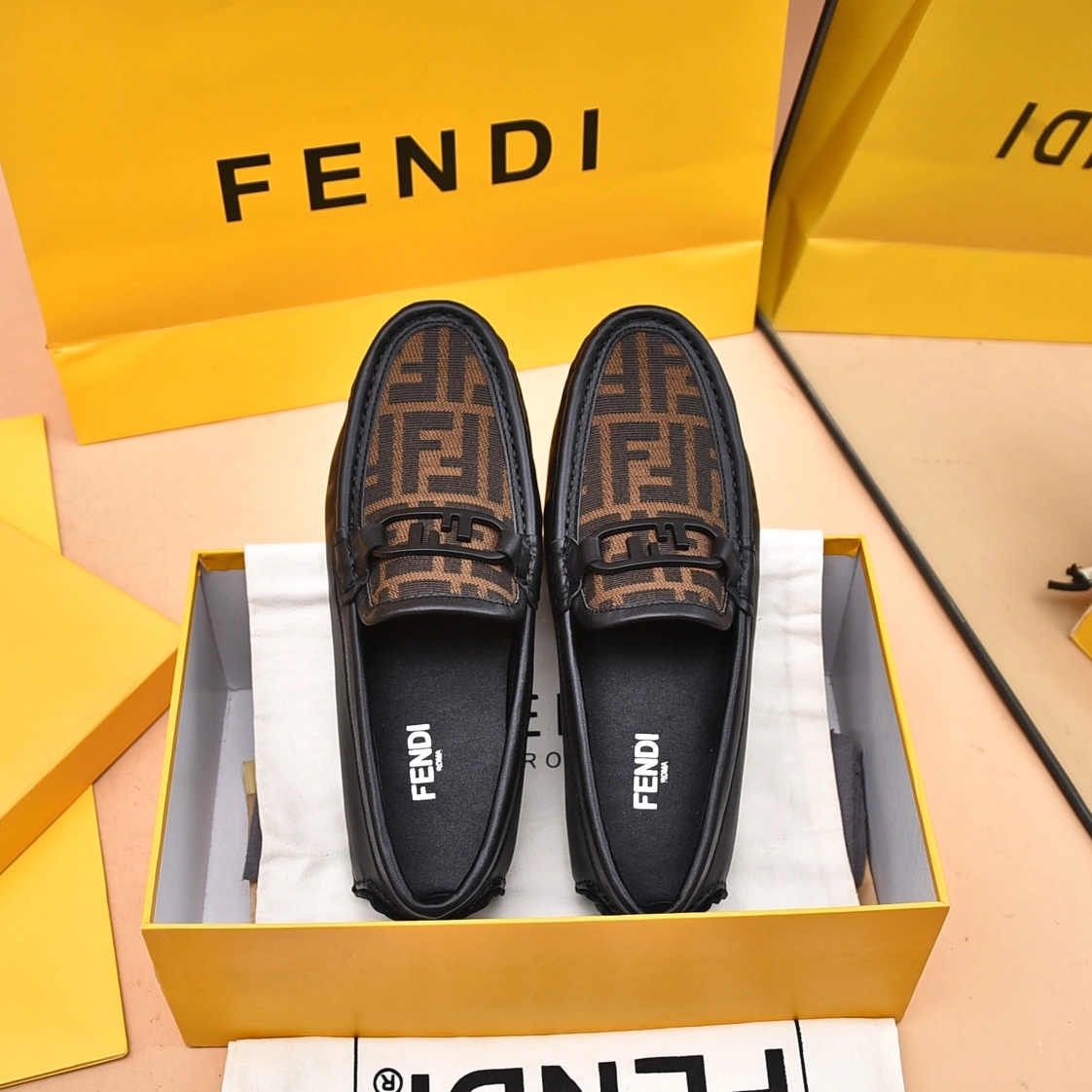 Fendi Leather Shoes For Men Classic 4352