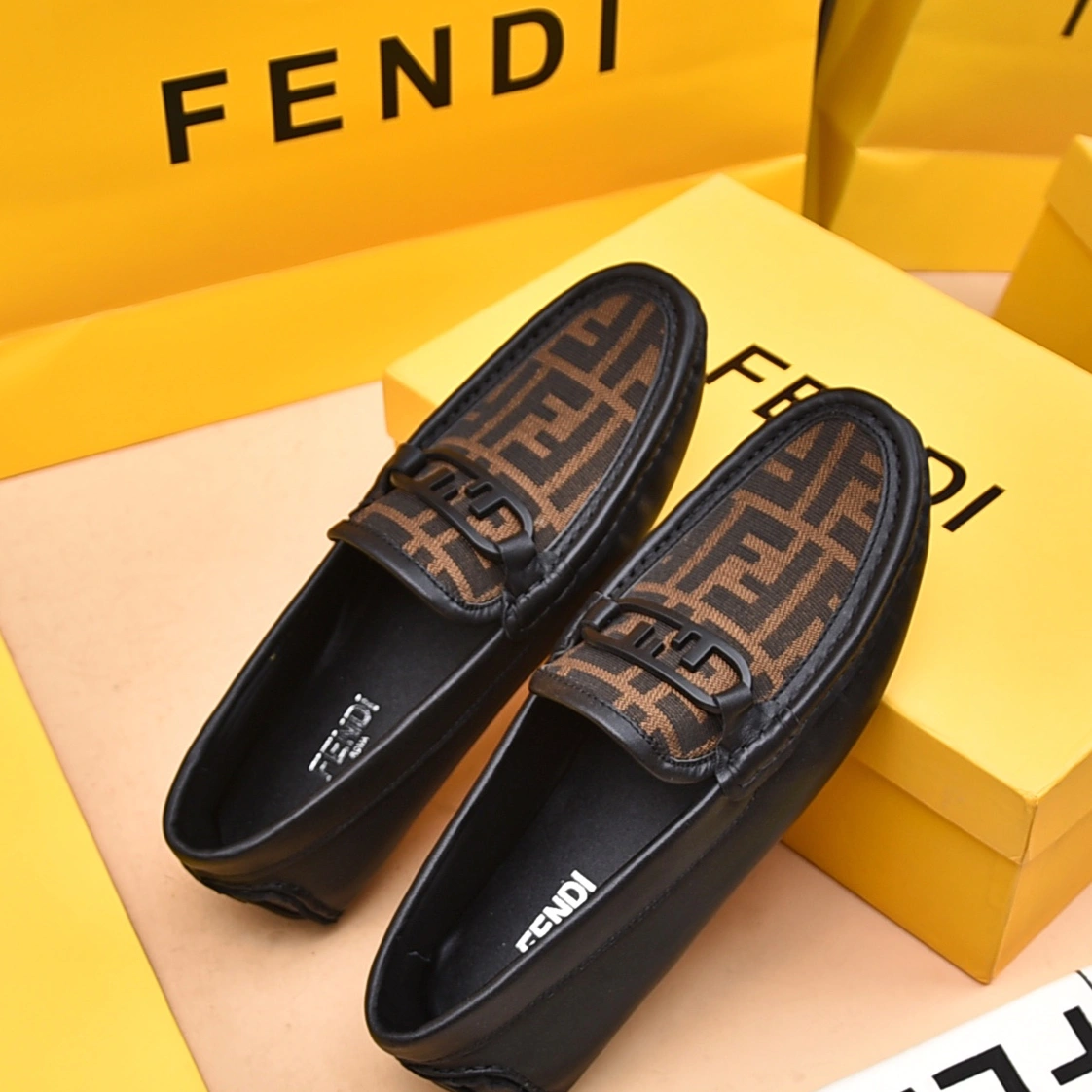 Fendi Leather Shoes For Men Classic 4352