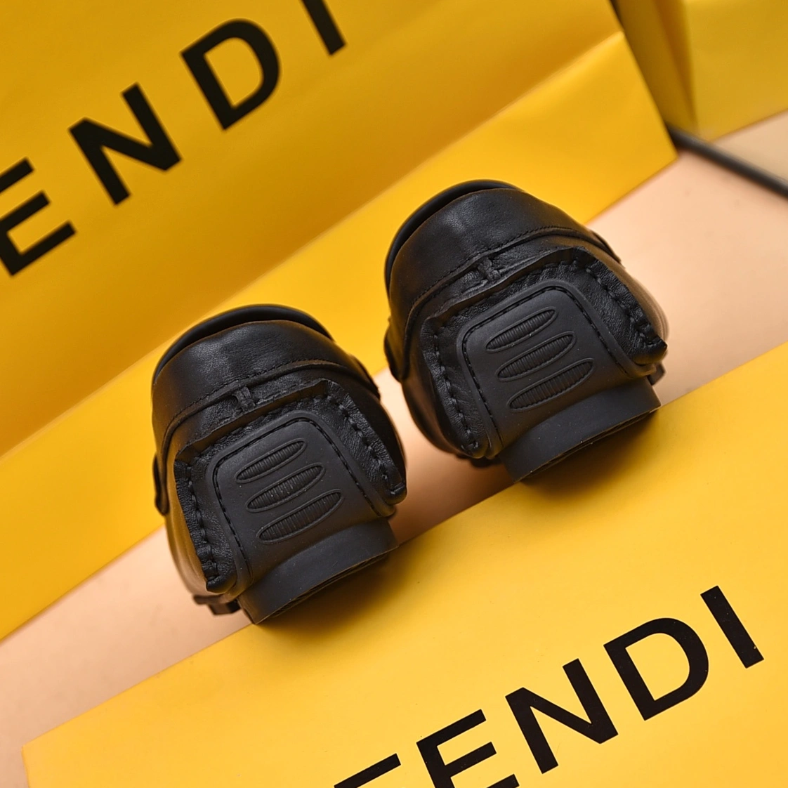 Fendi Leather Shoes For Men Classic 4352