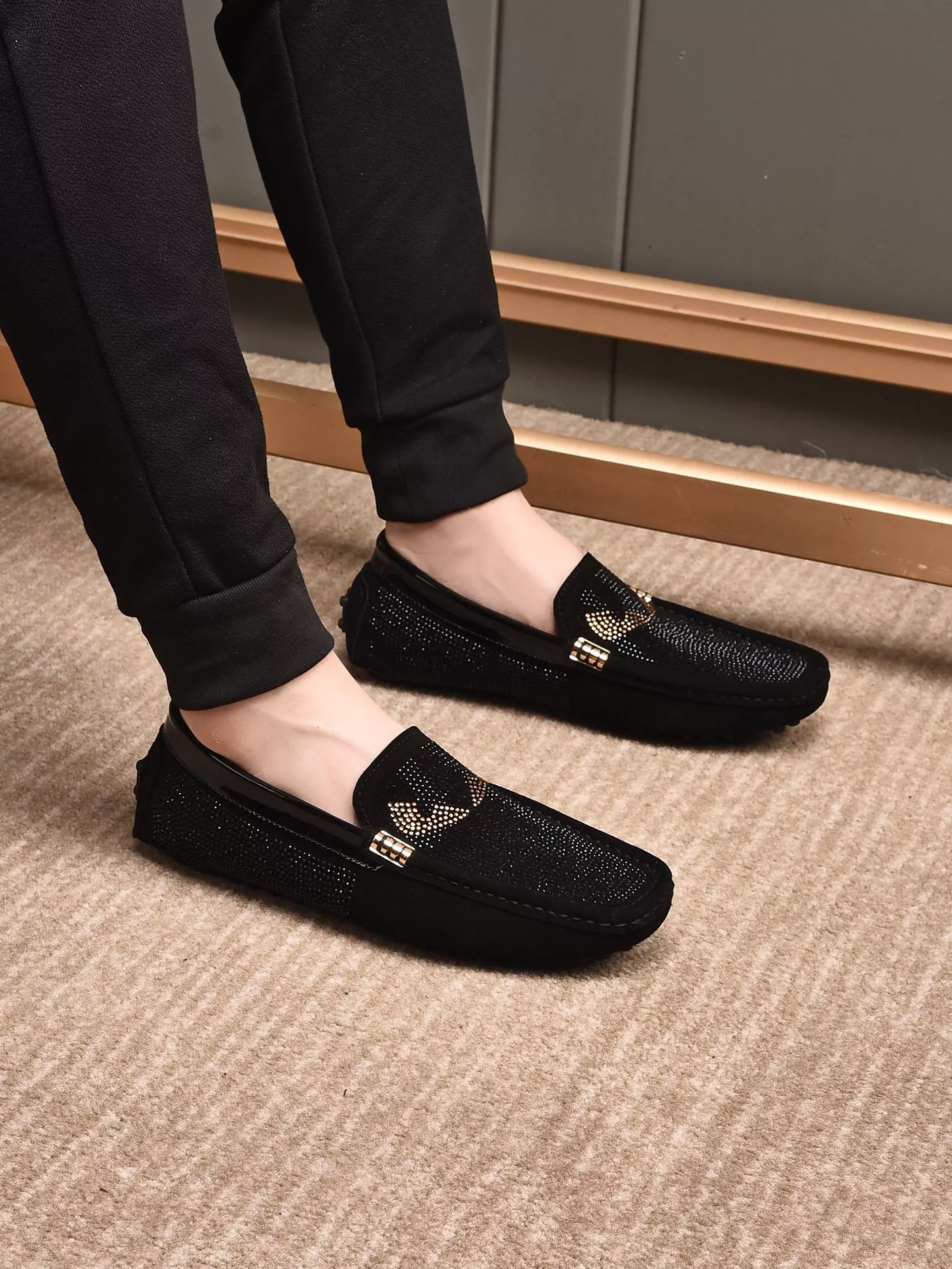 Fendi Leather Shoes For Women WellDesigned 7192