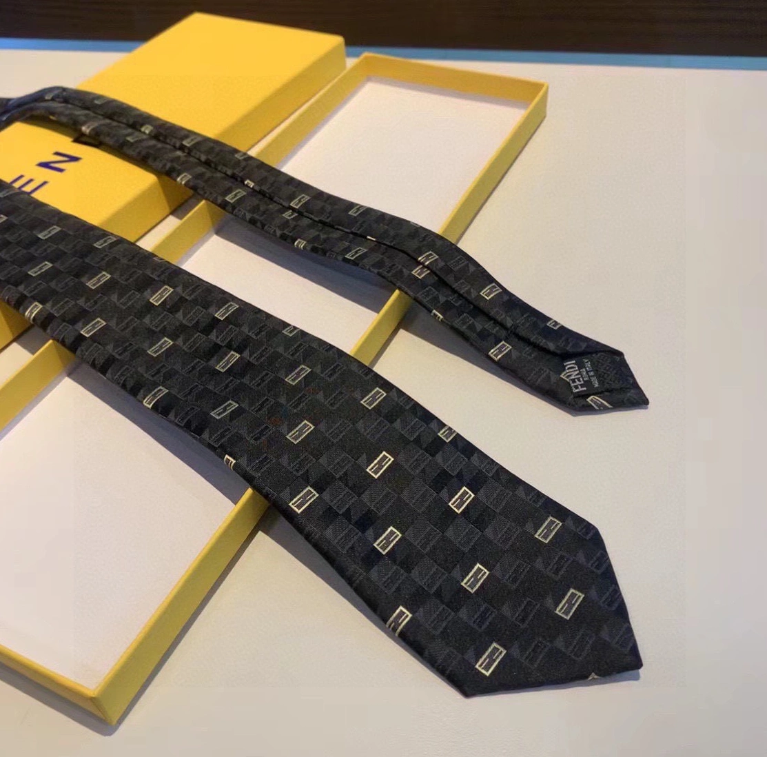 Fendi Necktie For Men NewStyle 4497
