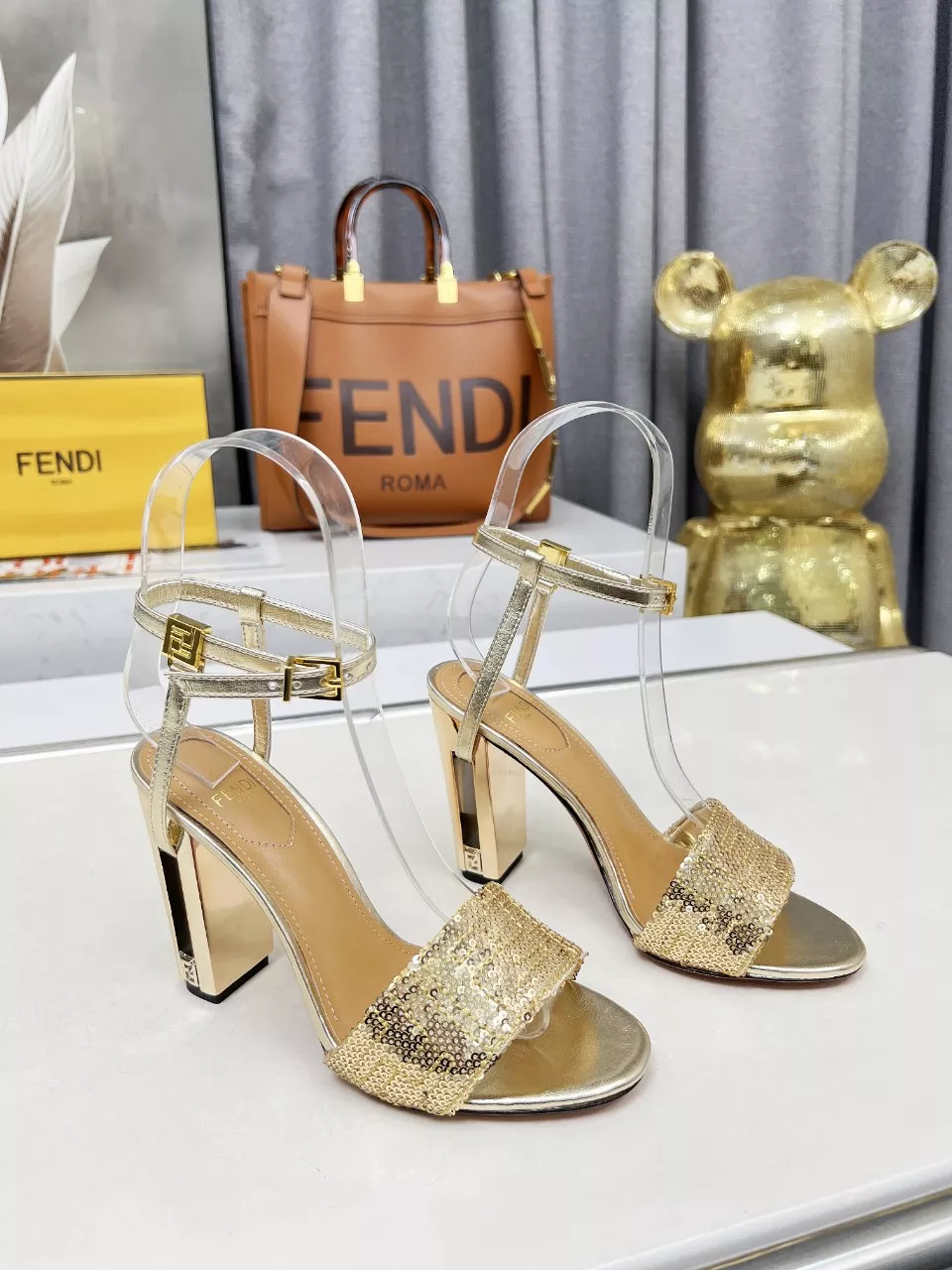 Fendi Sandal For Women AllSeason 4088