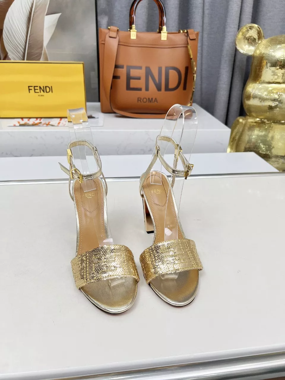 Fendi Sandal For Women AllSeason 4088