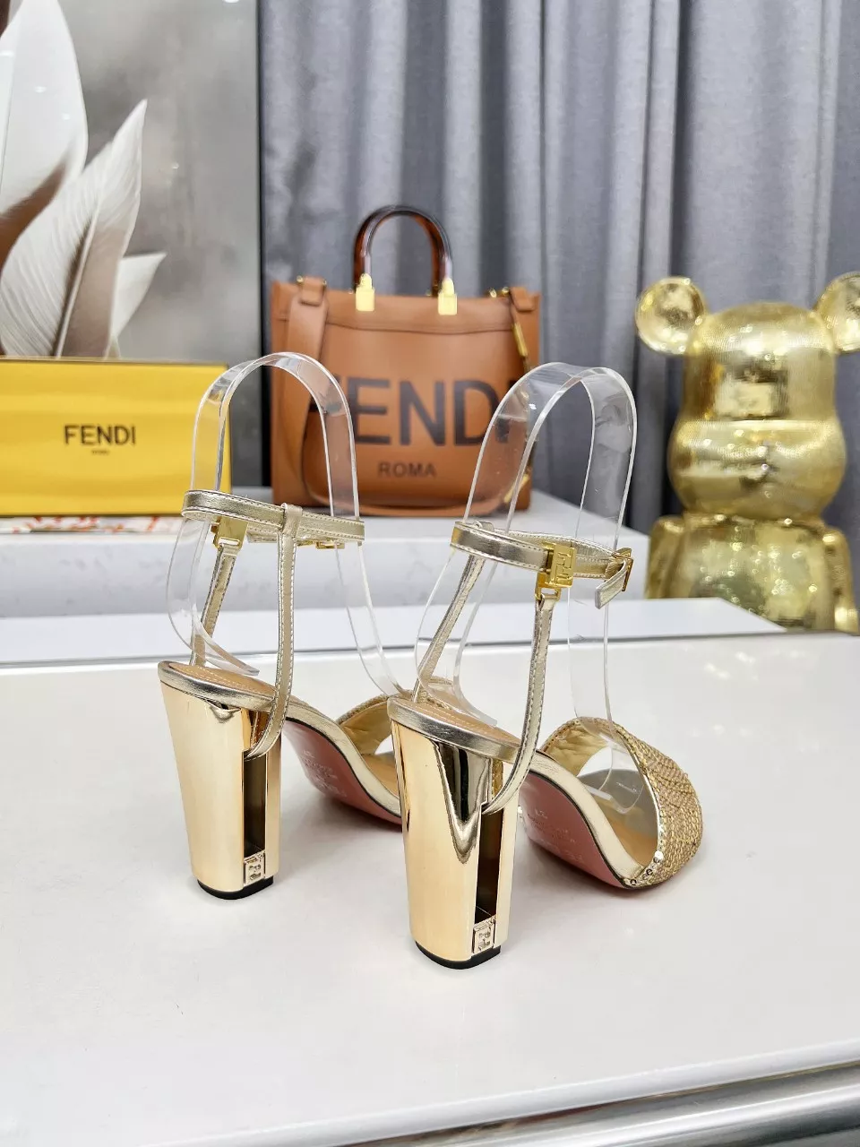 Fendi Sandal For Women AllSeason 4088