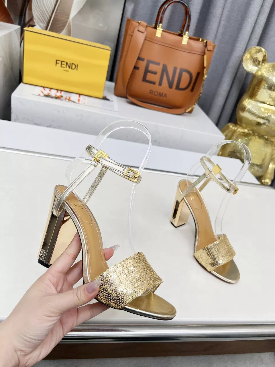 Fendi Sandal For Women AllSeason 4088