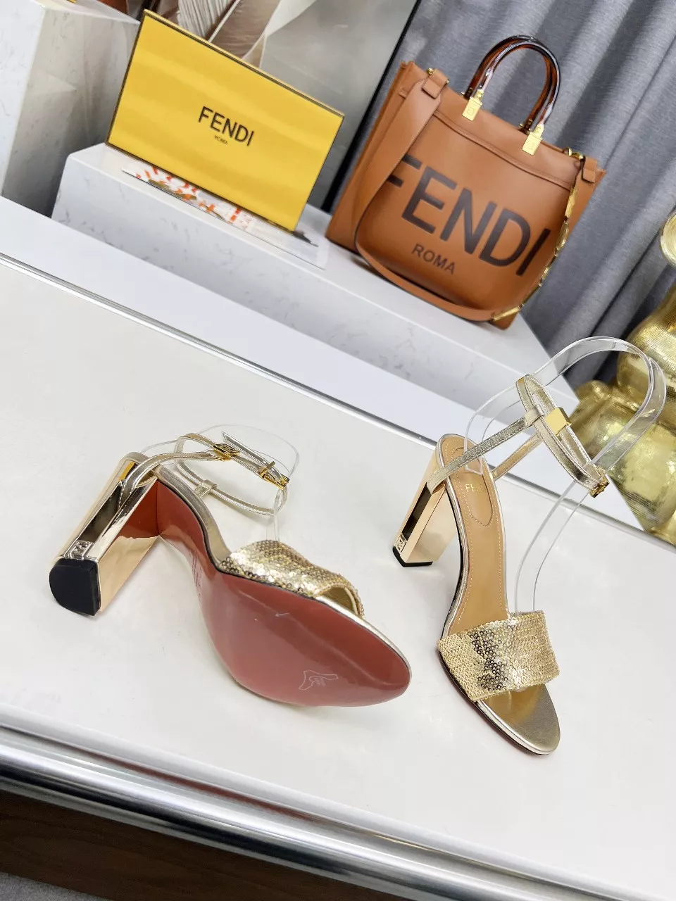 Fendi Sandal For Women AllSeason 4088