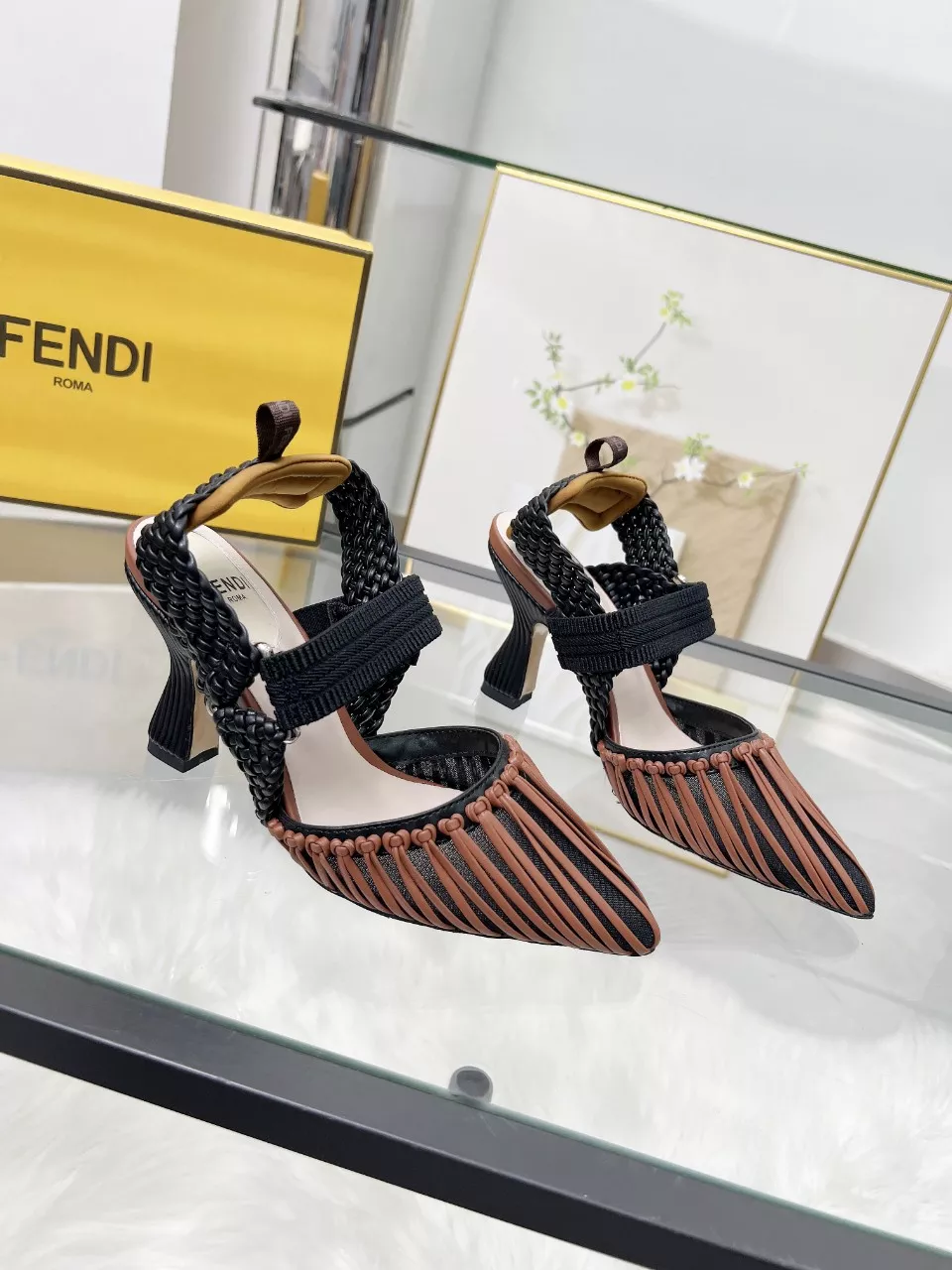 Fendi Sandal For Women Comfortable 9190