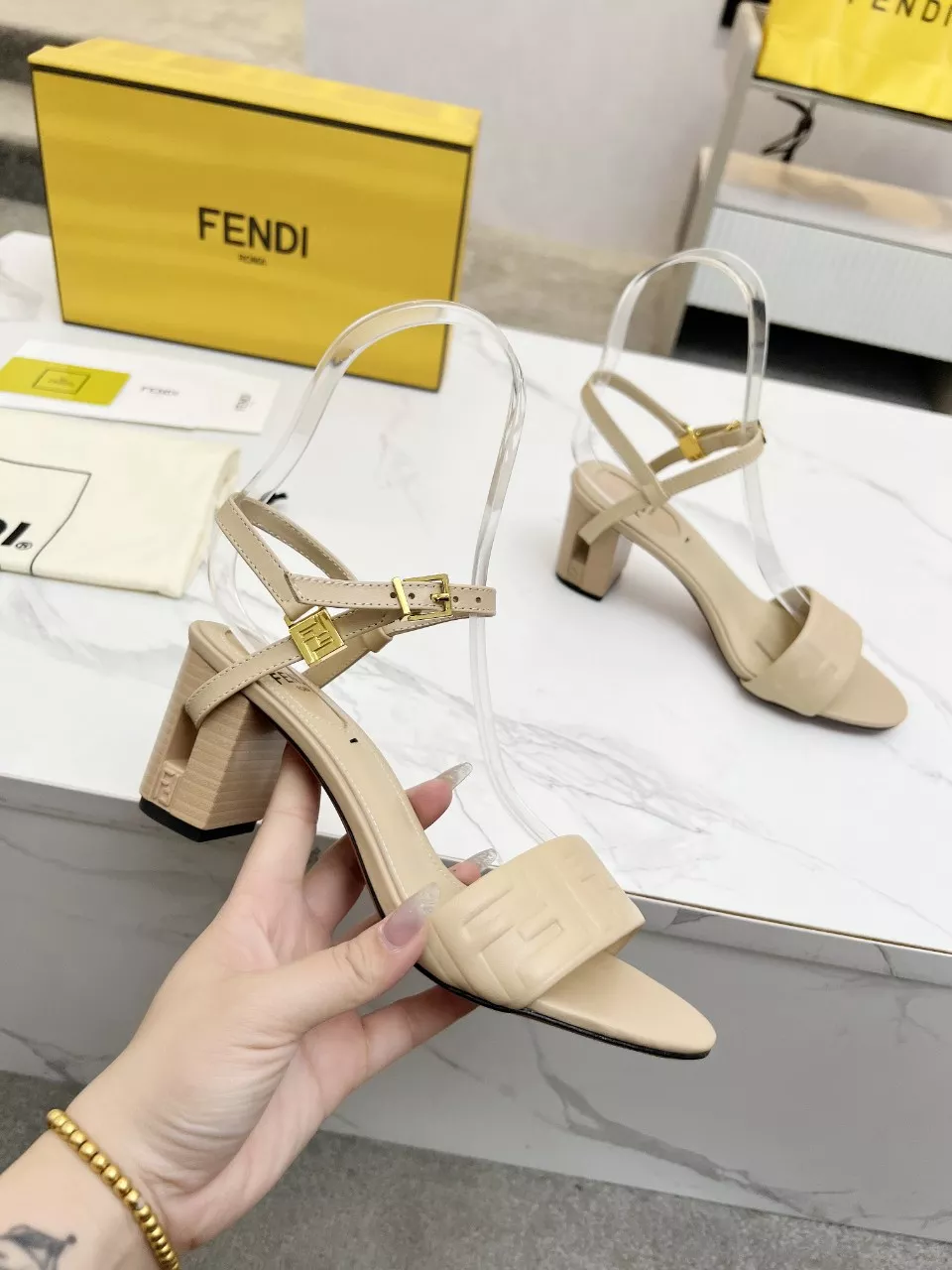 Fendi Sandal For Women EyeCatching 1004