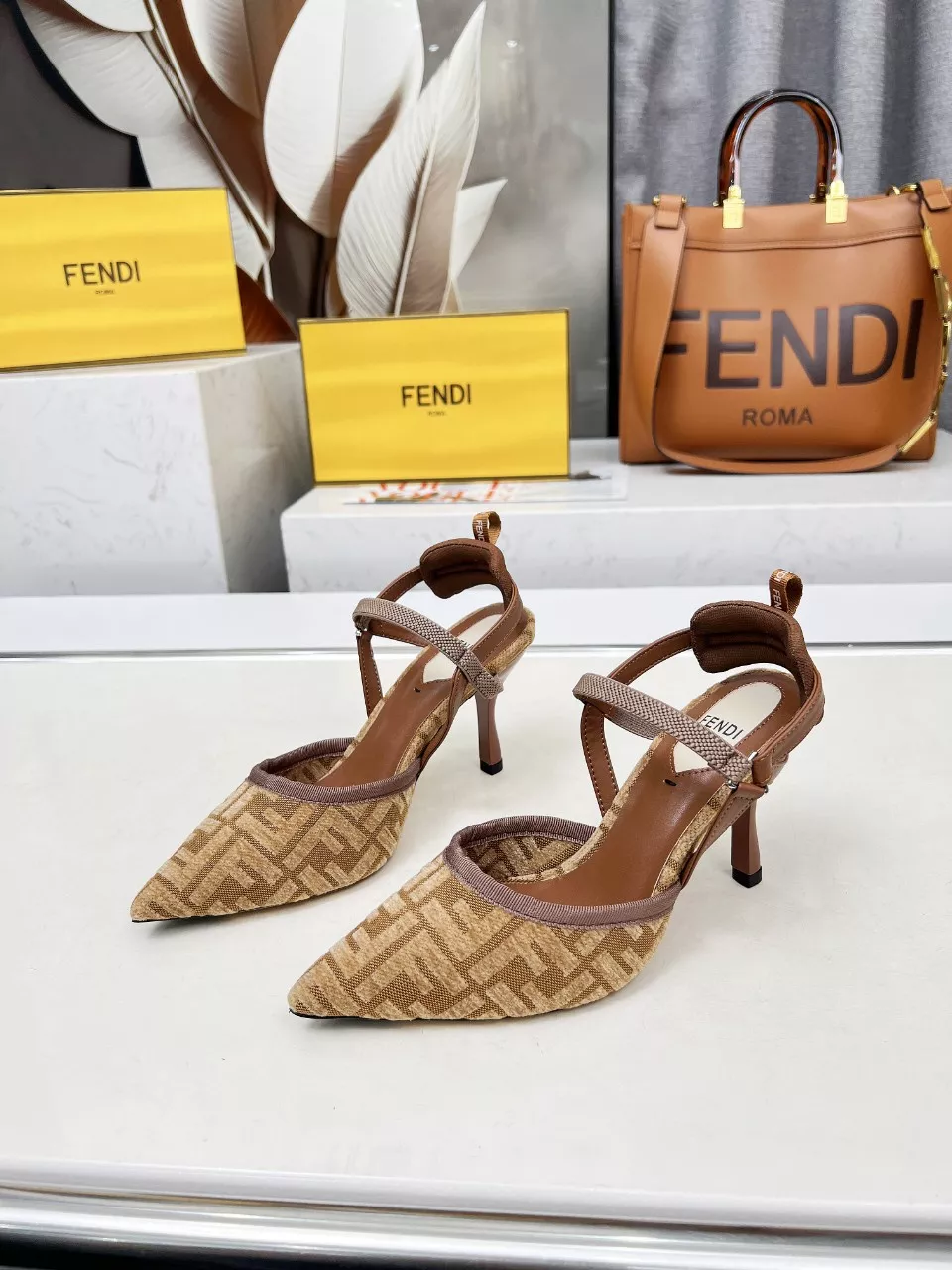 Fendi Sandal For Women Functional 2017
