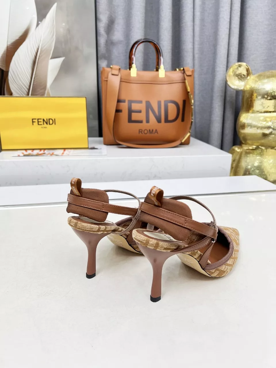 Fendi Sandal For Women Functional 2017