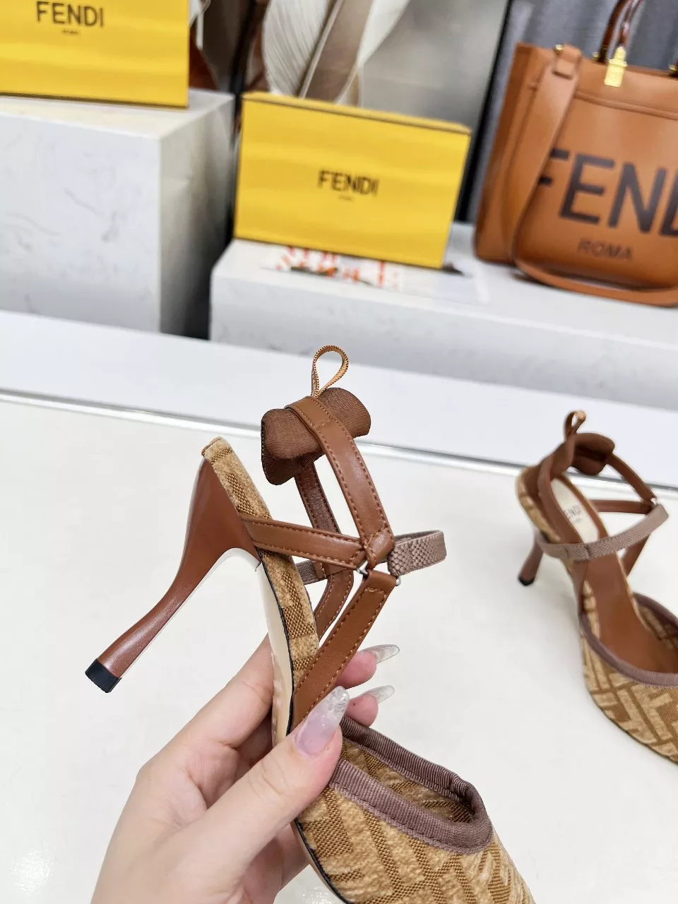 Fendi Sandal For Women Functional 2017