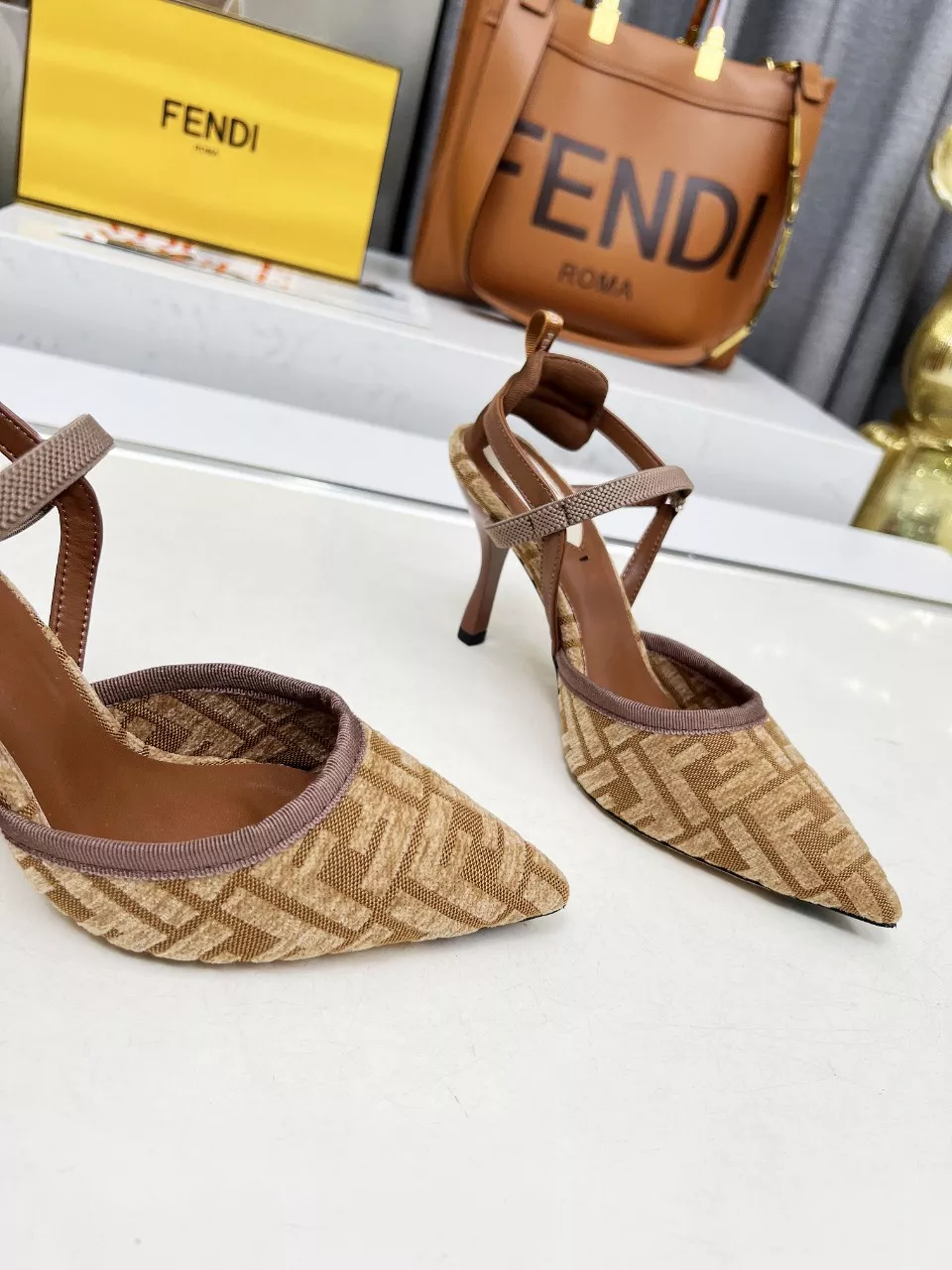 Fendi Sandal For Women Functional 2017