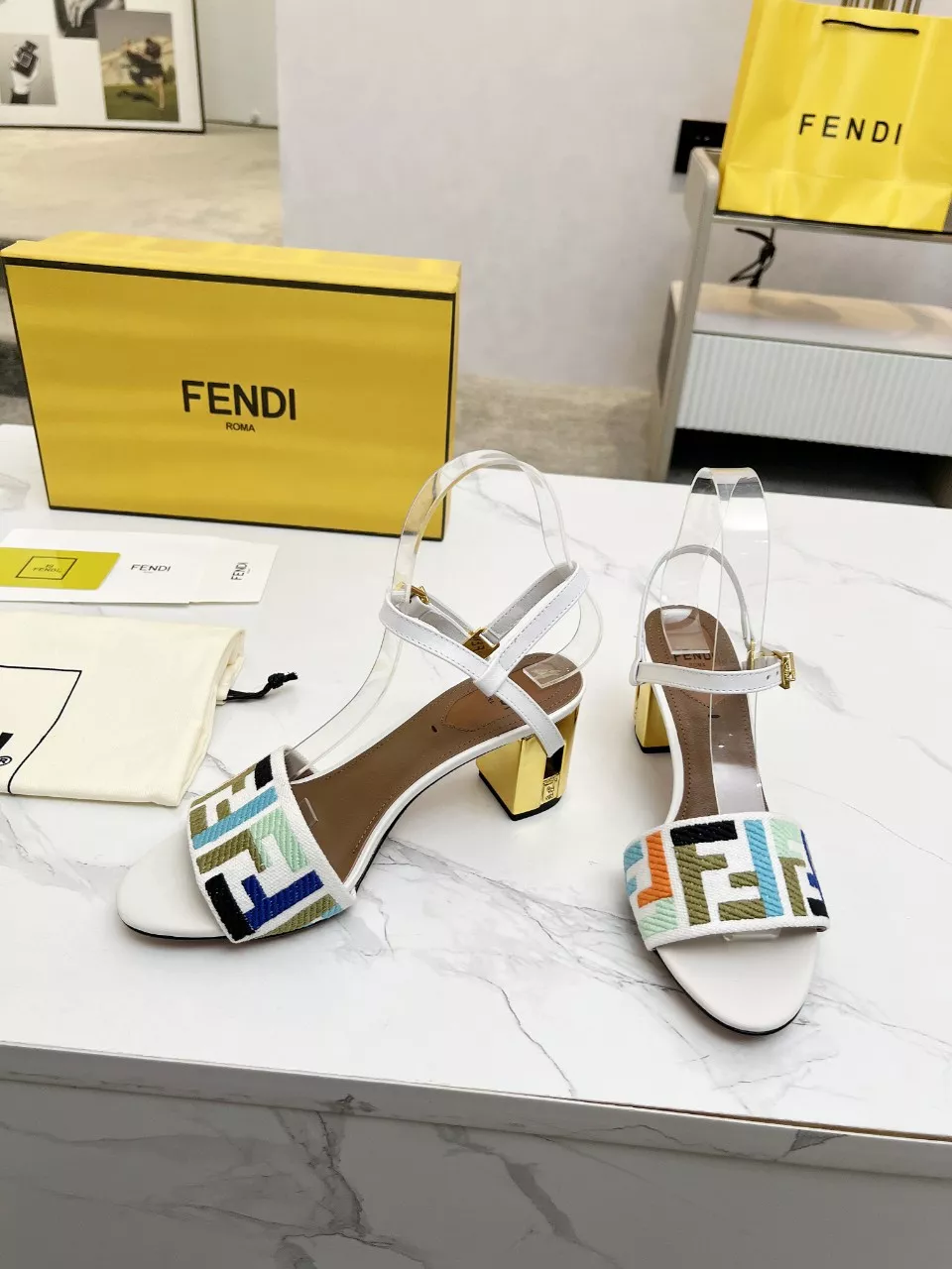 Fendi Sandal For Women ModernLook 3823