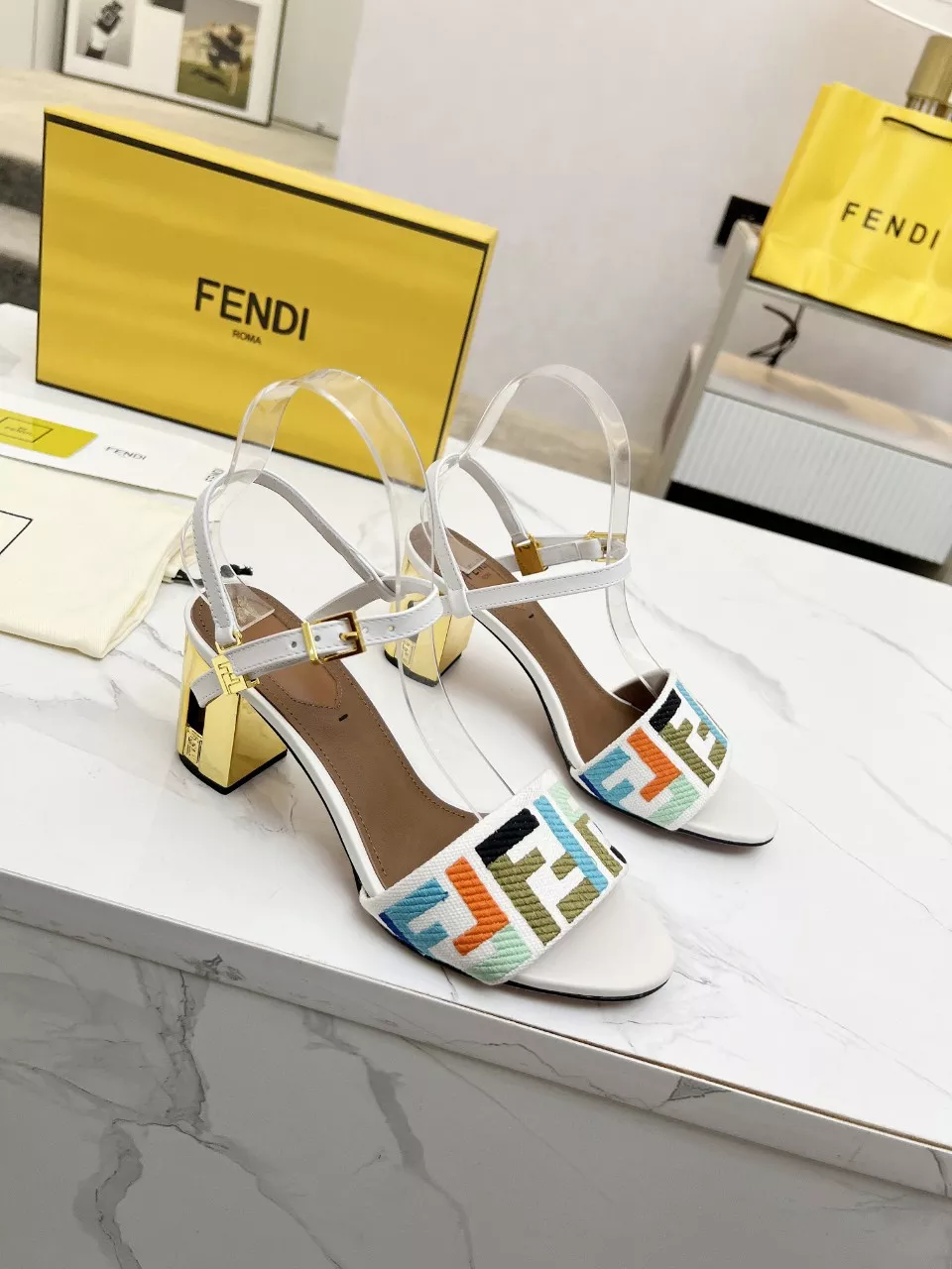 Fendi Sandal For Women ModernLook 3823