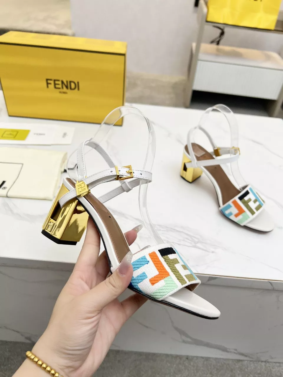 Fendi Sandal For Women ModernLook 3823