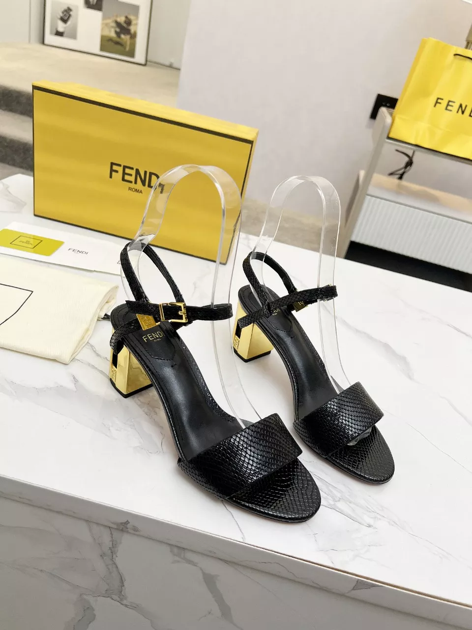 Fendi Sandal For Women Resilient 7457