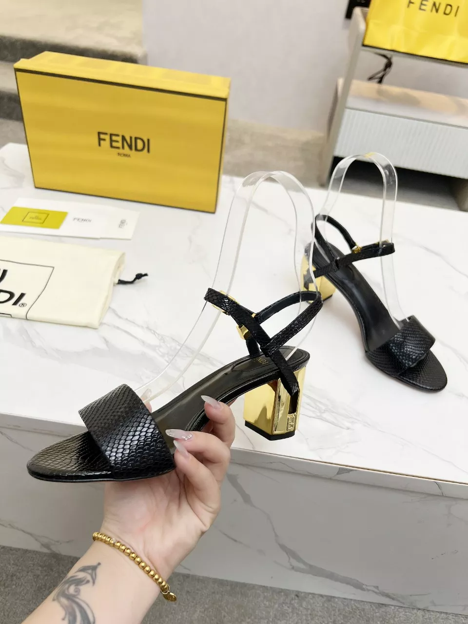 Fendi Sandal For Women Resilient 7457