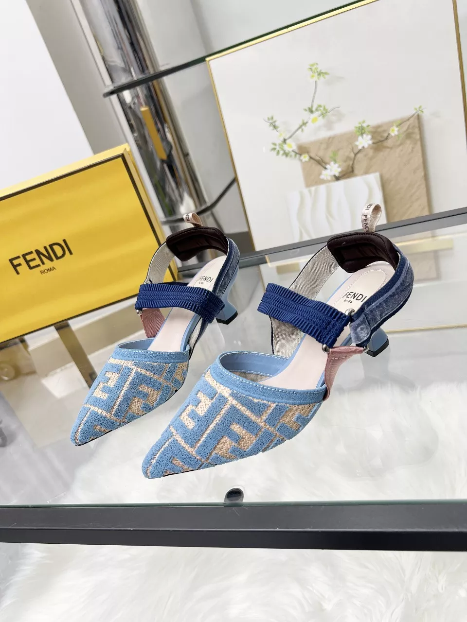 Fendi Sandal For Women Soft 6384