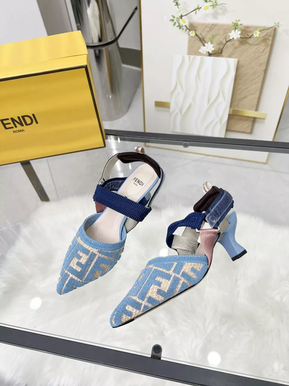 Fendi Sandal For Women Soft 6384
