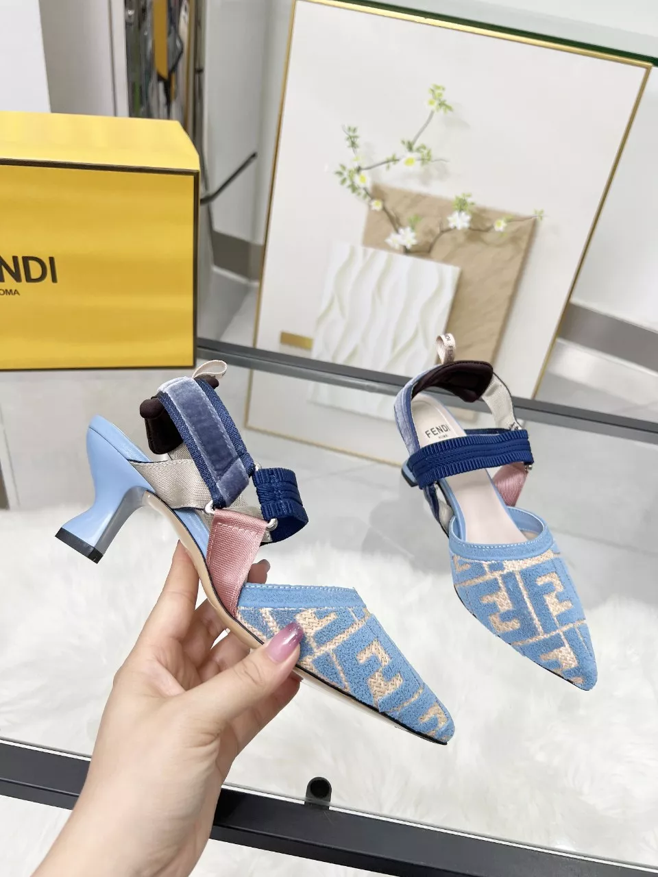 Fendi Sandal For Women Soft 6384