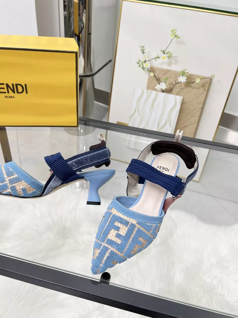 Fendi Sandal For Women Soft 6384