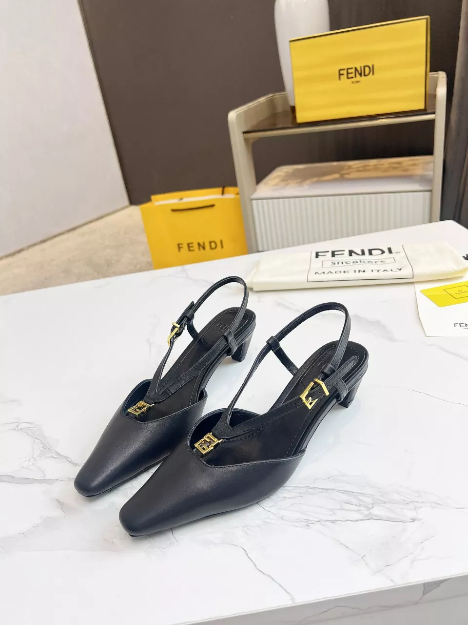 Fendi Sandal For Women Stylish 6996