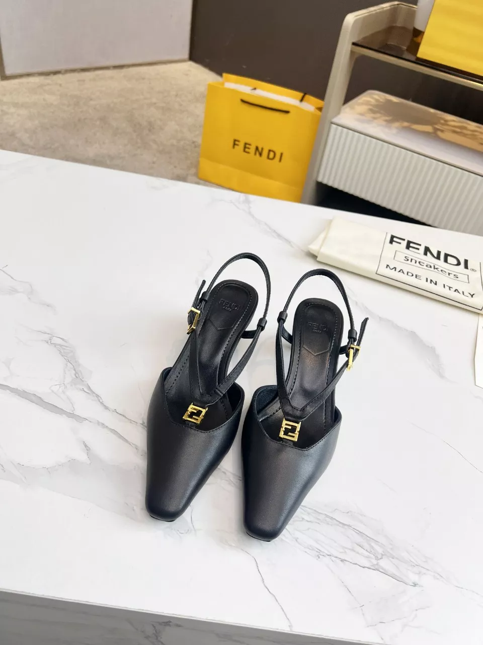 Fendi Sandal For Women Stylish 6996